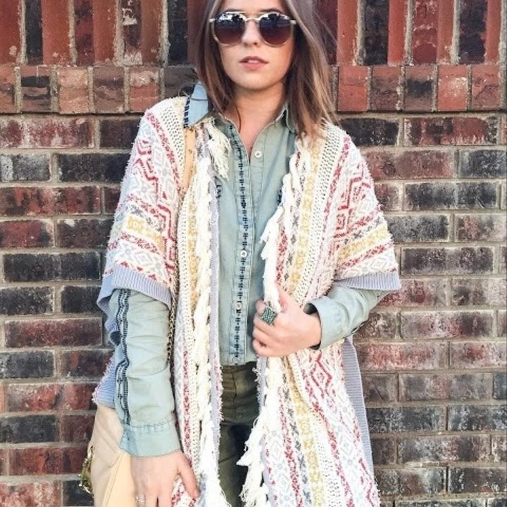 CAbi Siesta Poncho Boho Fringe 5001